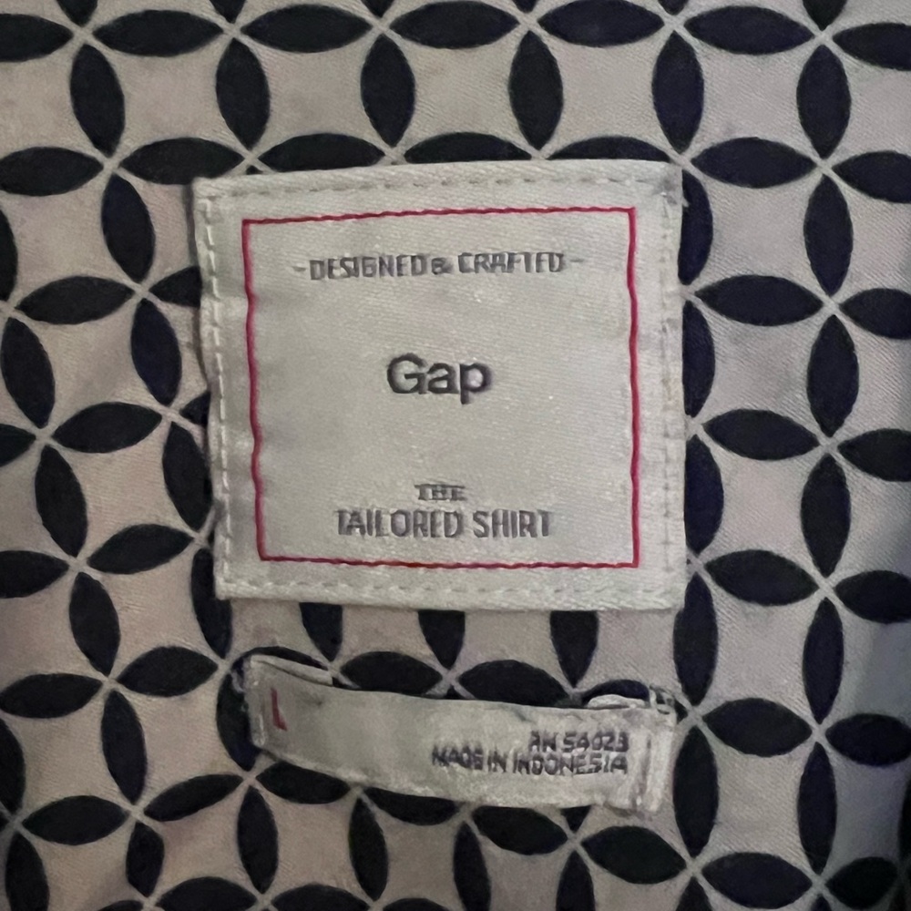 Women’s Gap Abstract Geometric Pattern Blouse Lar… - image 3